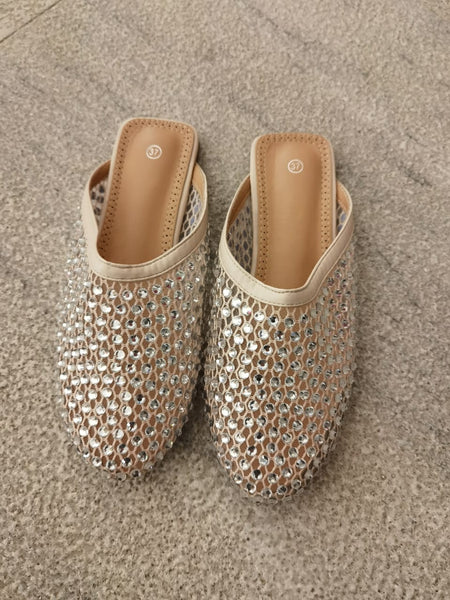 Naomi flats