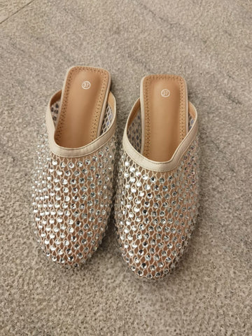 Naomi flats