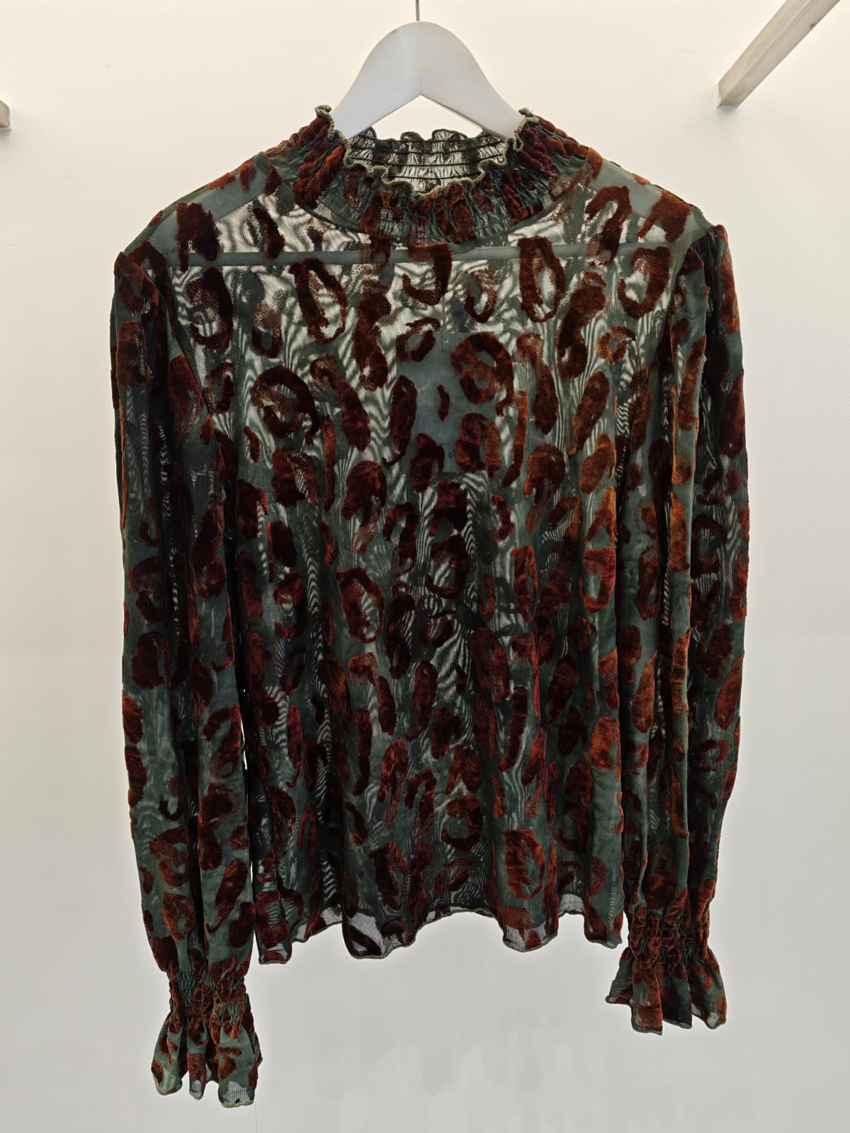 Aurelia velvet leopard top in green