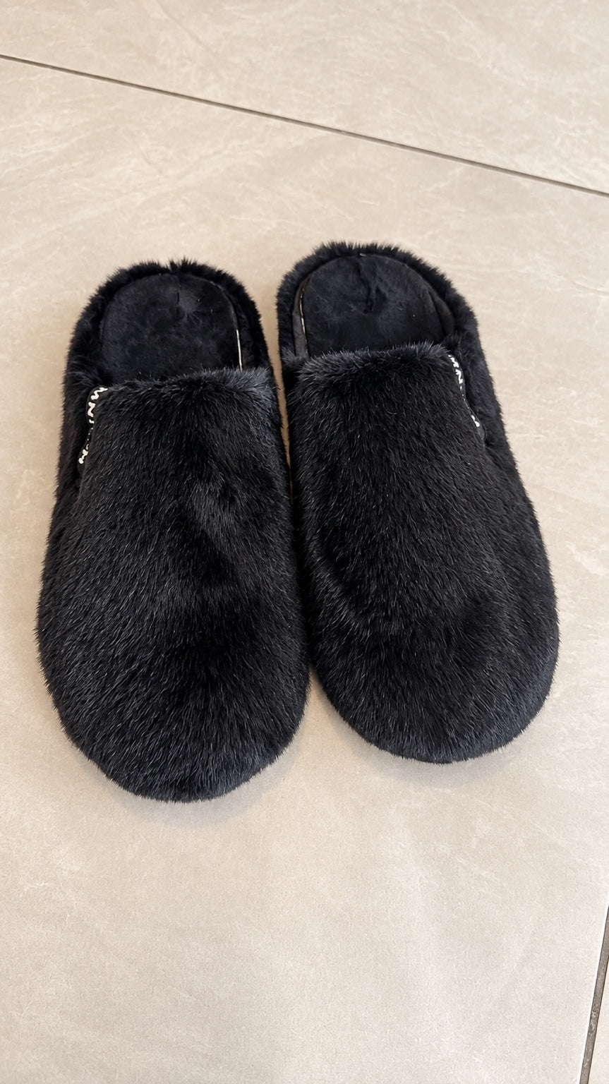 Noa Faux Fur Clogs in black